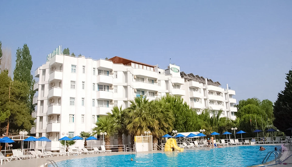 هتل فلورا سوئیت کوش آداسی